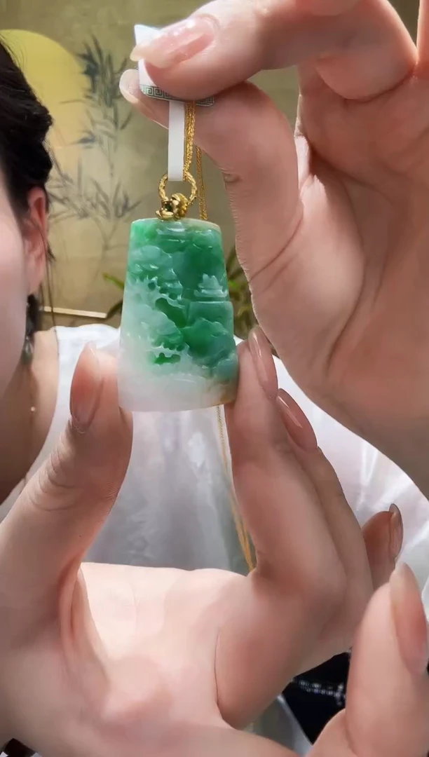 颈饰未镶嵌翡翠吊坠