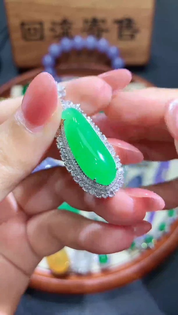 定制翡翠18K金镶嵌3团购