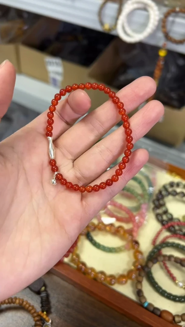【闪购商品】玛瑙/玉髓手链银S925镶嵌冰红玛瑙银鱼小米手链[0631]