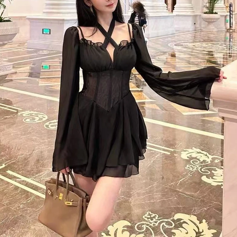 Liuu嘻嘻阿时尚百搭挂脖收腰长袖连衣裙