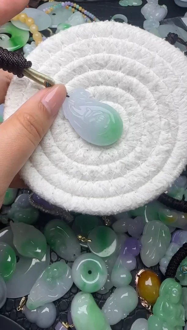 颈饰未镶嵌翡翠缅甸翡翠吊坠