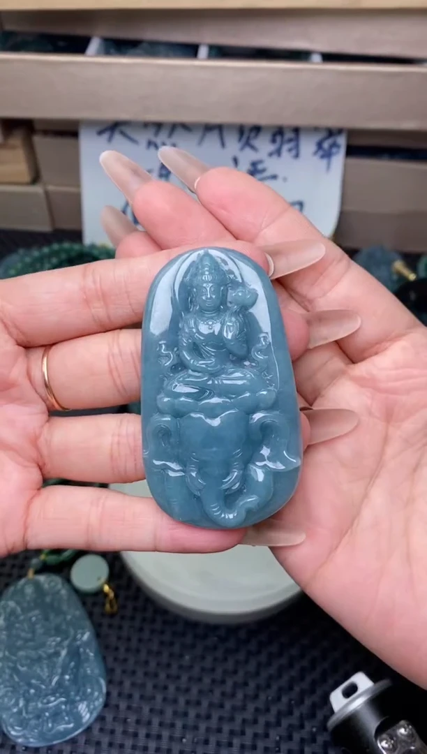 翡翠未镶嵌颈饰