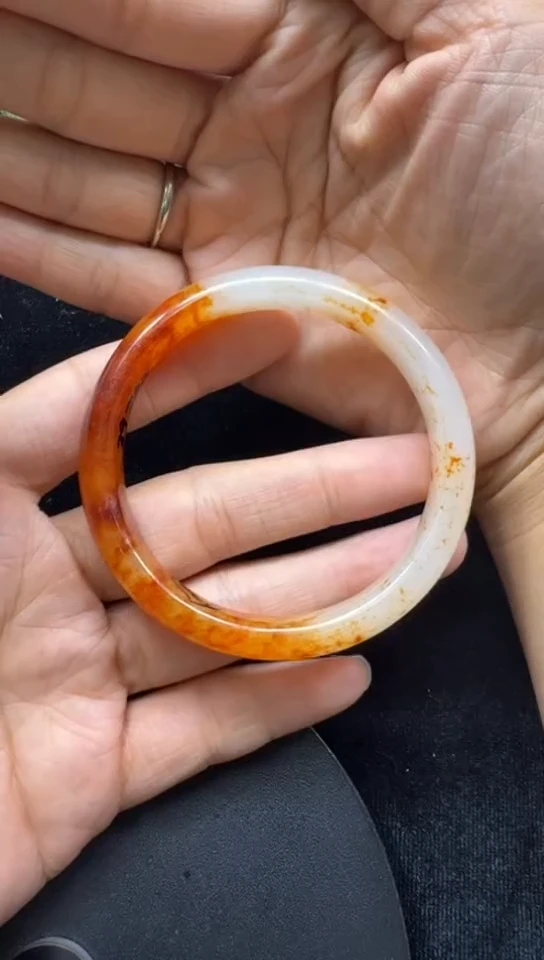 和田玉手镯未镶嵌320圈口54.9