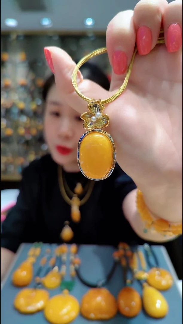 蜜蜡银S925镀金镶嵌珠宝奇石﹣F516蜜蜡吊坠赠项圈