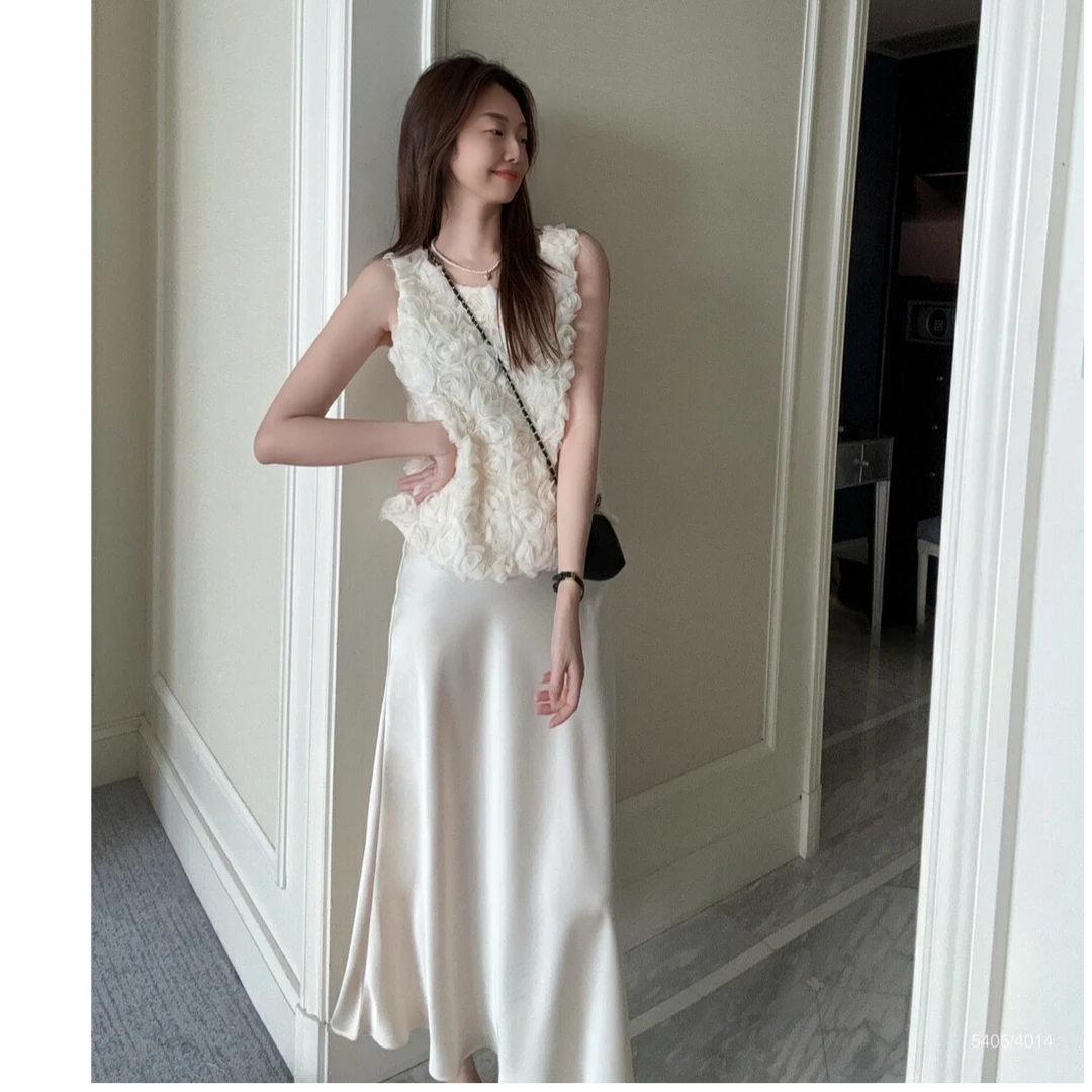 富家财阀千金女装夏季套装气质无袖花朵上衣缎面半身裙搭配一整套