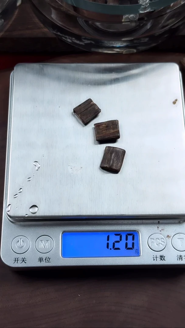 【闪购商品】沉香芽庄黑棋糖结1.2g