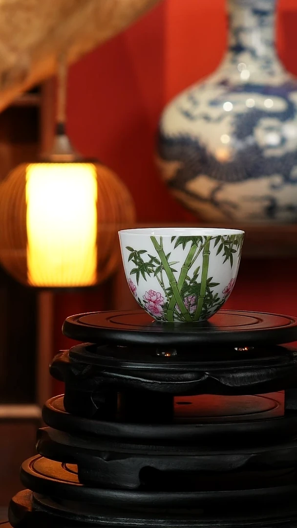 摆件粉彩竹纹主人杯