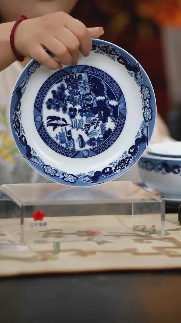 2个微瑕古典园林8英寸饭盘