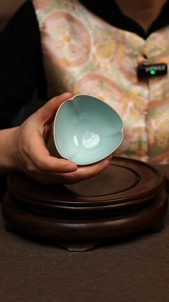 瓷片天青色花口杯80ml微瑕不带礼盒