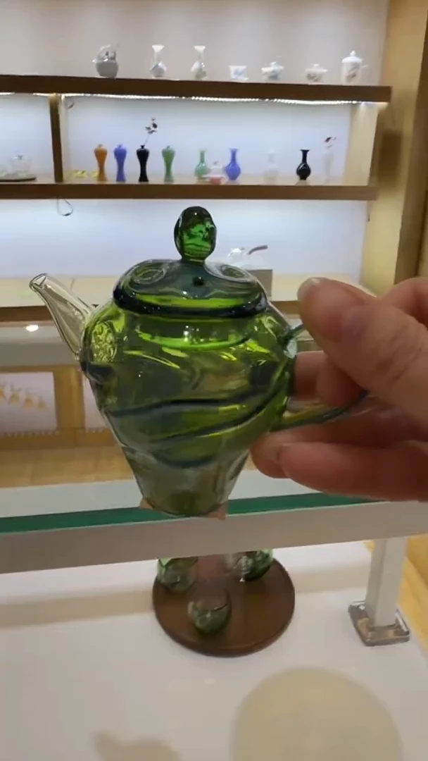 手捏壶绿