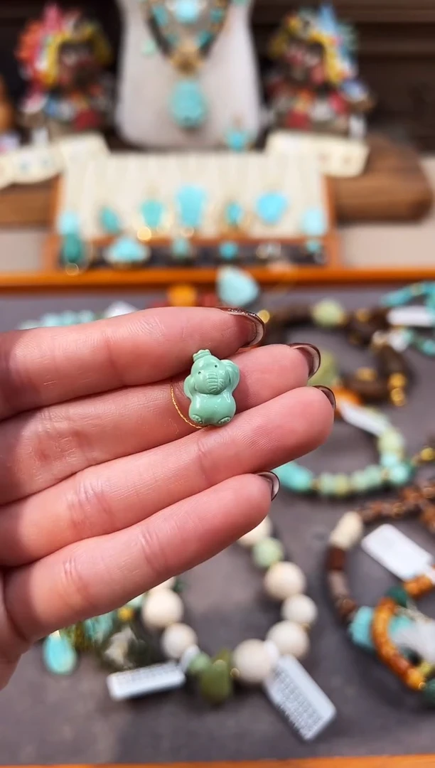 未镶嵌绿松石配饰小象