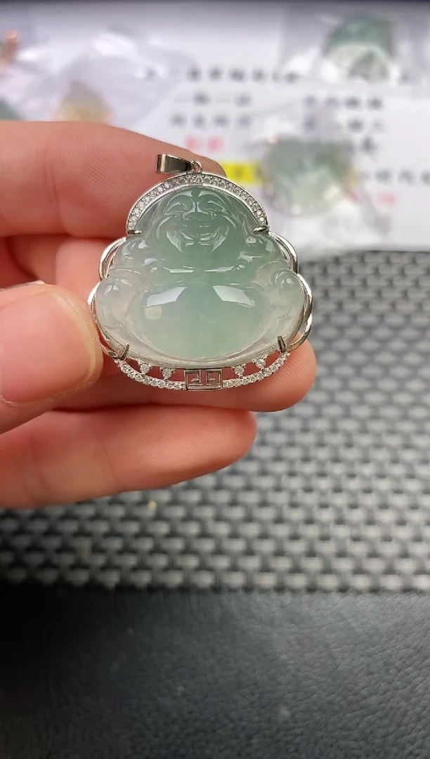 颈饰银S925镶嵌翡翠袁****李挂件