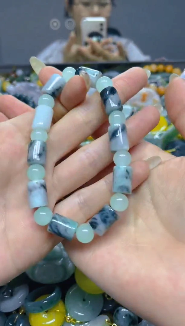 颈饰未镶嵌翡翠8MM/ J /翡翠A货，一件也是批发价