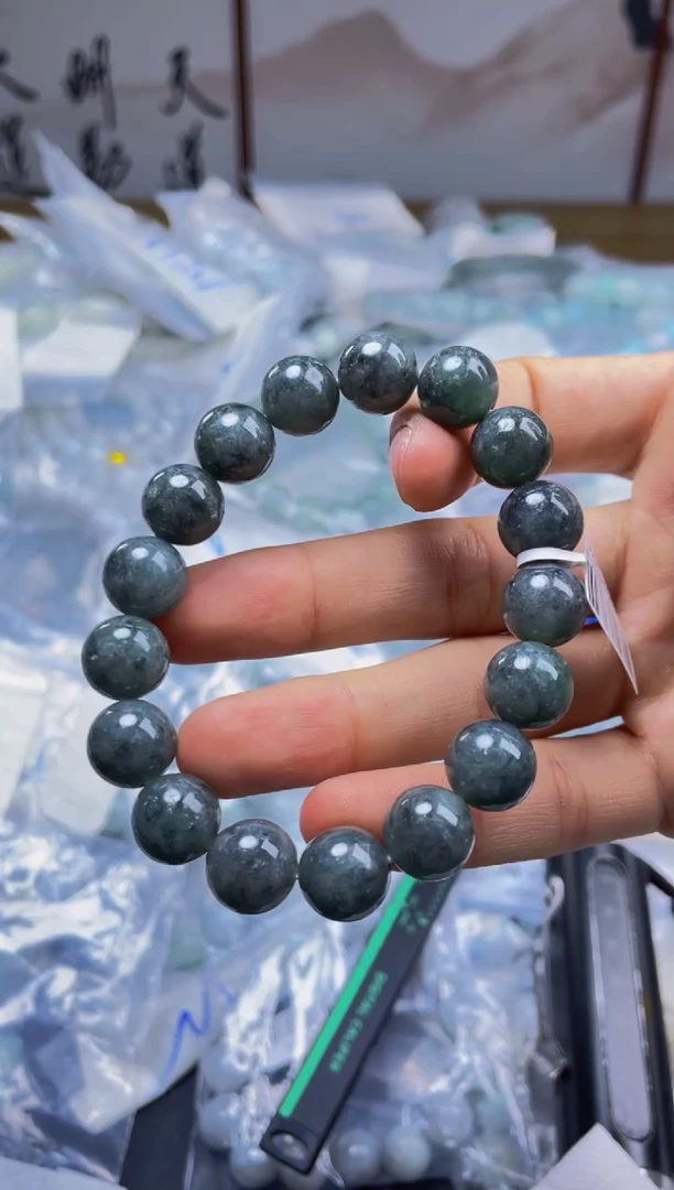 定制翡翠未镶嵌珠串