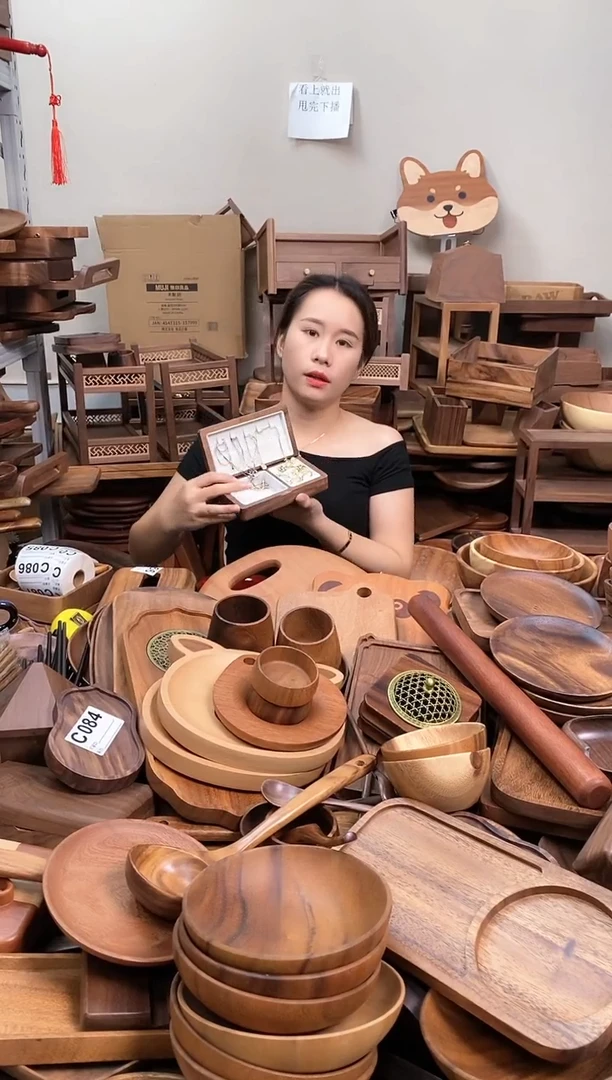 木 北美黑胡桃木小号首饰盒 A