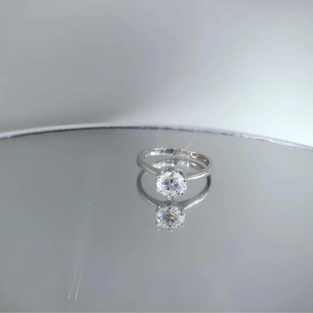 实验室培育钻石光臂六爪钻戒（芳华捧爱·钻契三生I指间流光誓永恒）