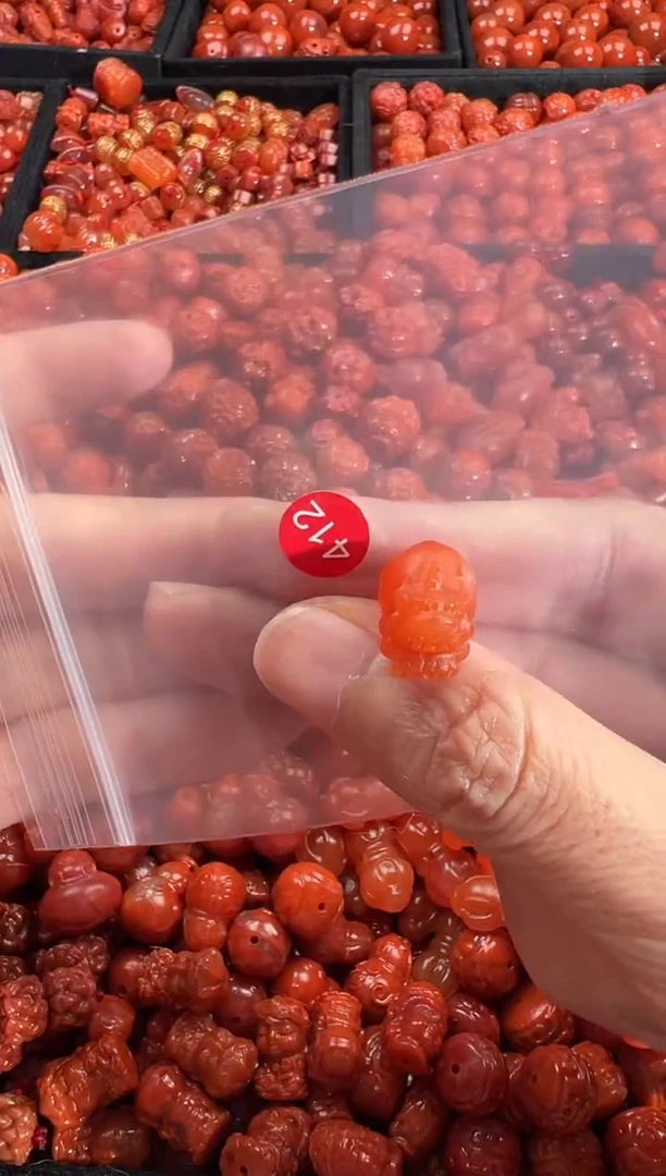 颈饰未镶嵌南红玛瑙1