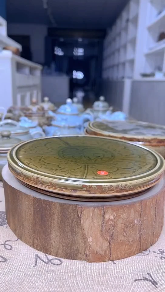原生态原矿葱绿雕刻壶承83好