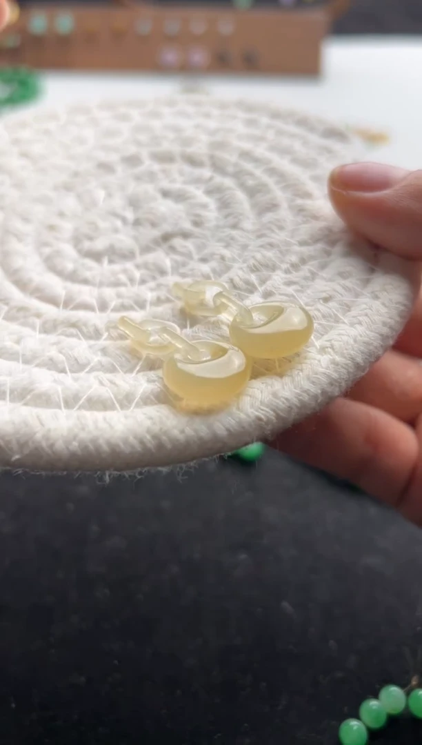 定制翡翠未镶嵌黄圆扣一对4500+450-xmy