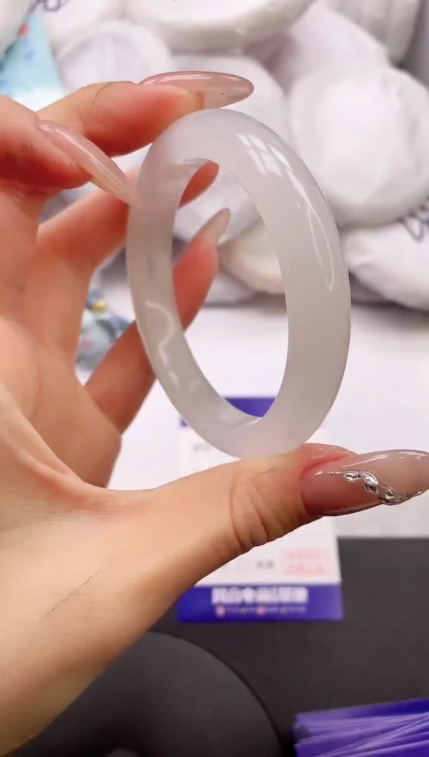 【闪购商品】石英质玉手镯未镶嵌26K196-53