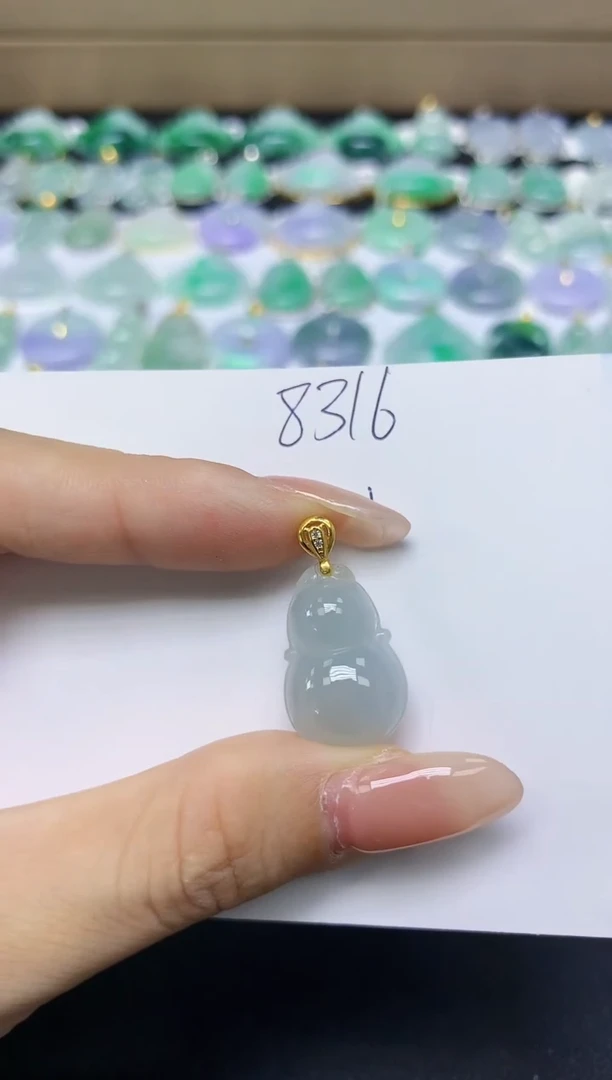 翡翠未镶嵌颈饰 天然缅甸翡翠A货