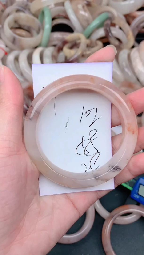 未镶嵌手镯石英质玉102
