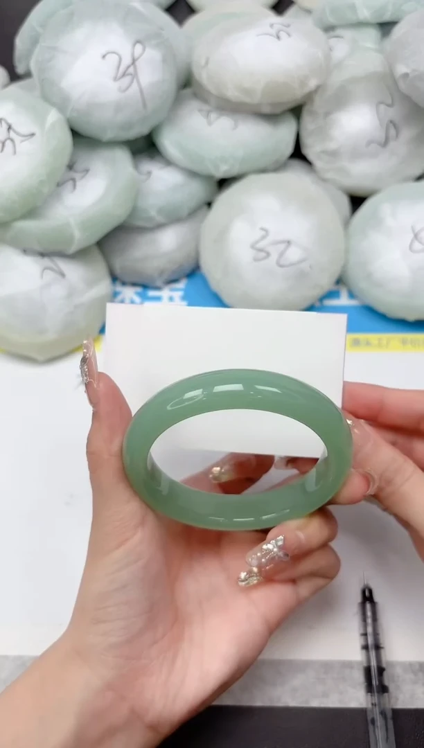 未镶嵌手镯石英质玉212-58.3