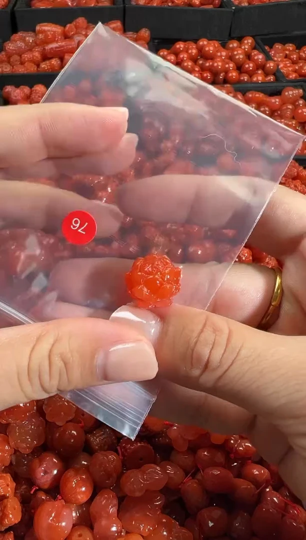 颈饰未镶嵌南红玛瑙1