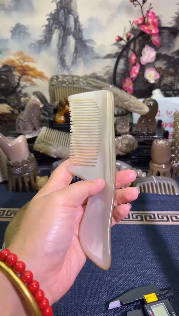云南老白水福利手柄梳
