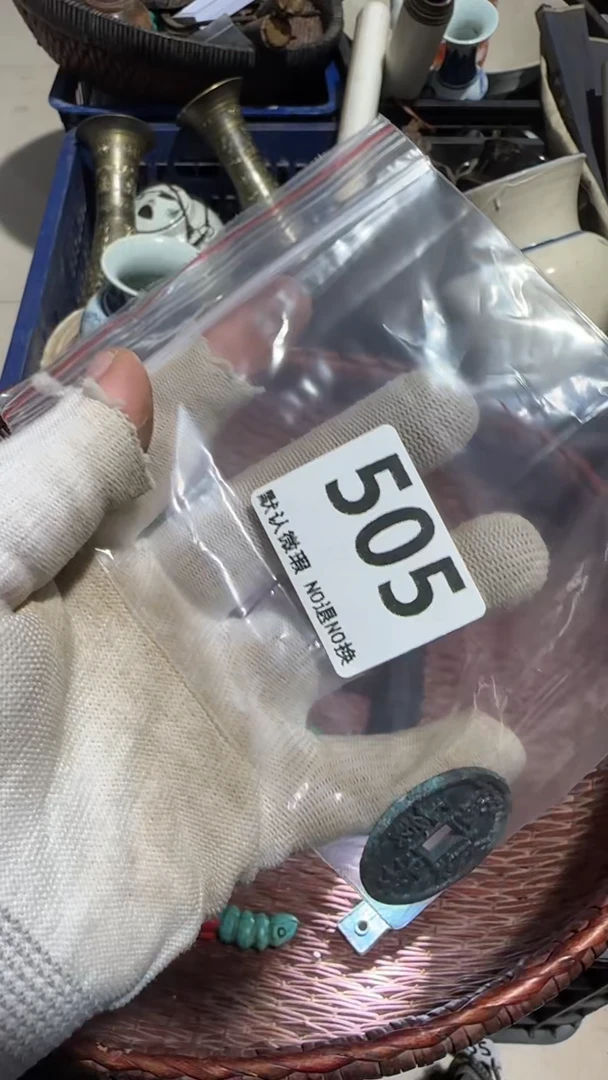 无非金属大*车亿容工艺品505