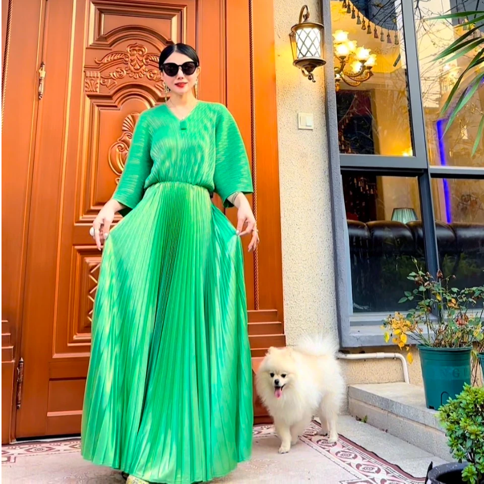 【三宅系列】圆领烫金宽松蝙蝠袖显瘦百褶连衣裙