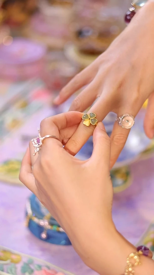 山怂阿卿直播间@@QB00085