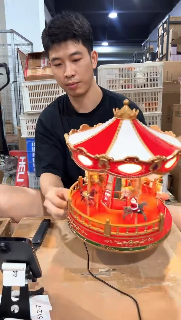 瓷片旋转木马摆件
