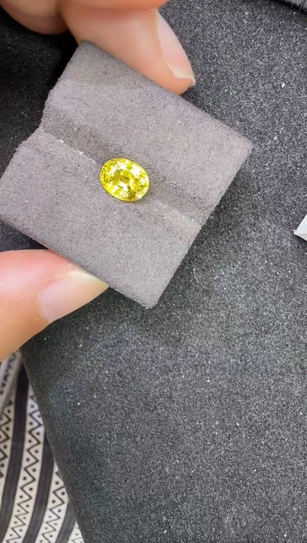 未镶嵌定制定制蓝宝石天然金丝雀黄1.86克拉国际证书