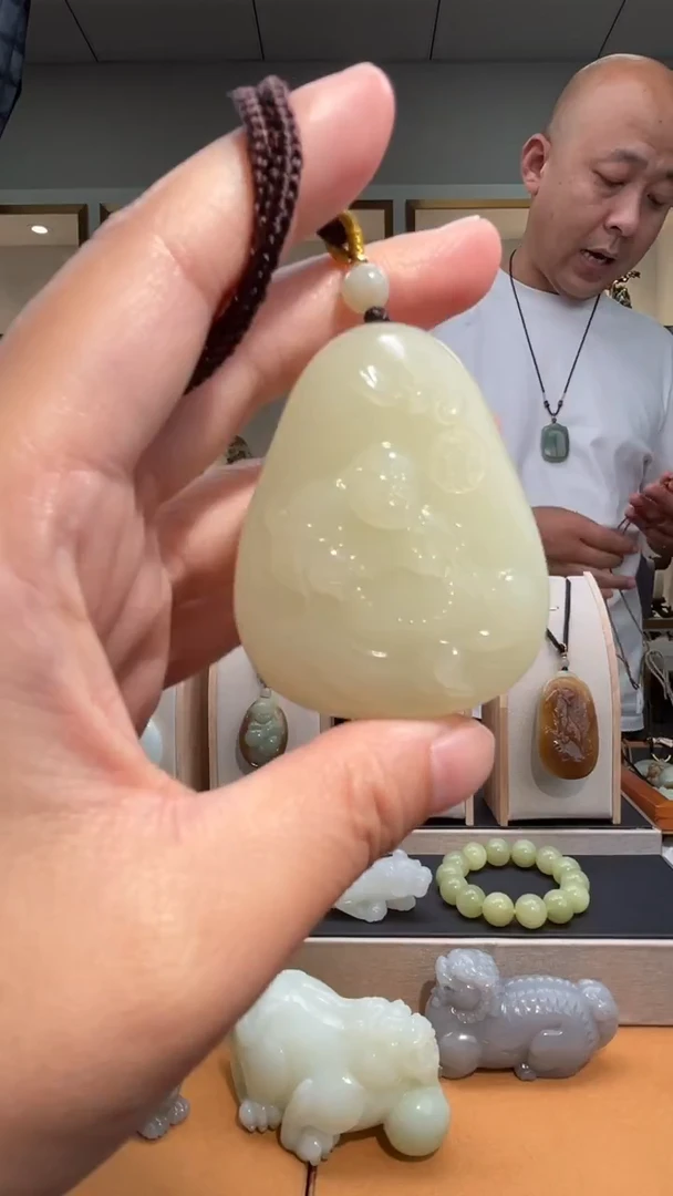 颈饰未镶嵌和田玉苏