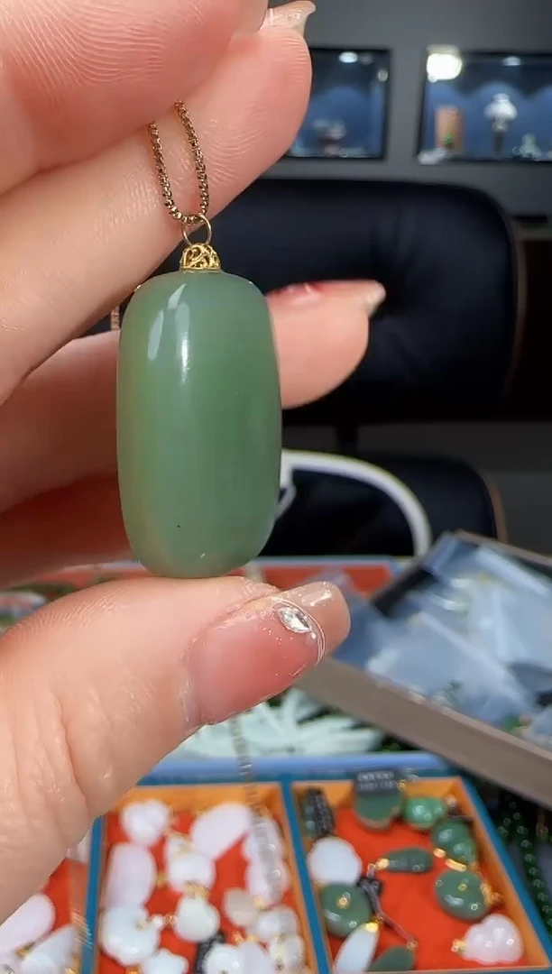 吊坠(不含链)18K金镶嵌和田玉1