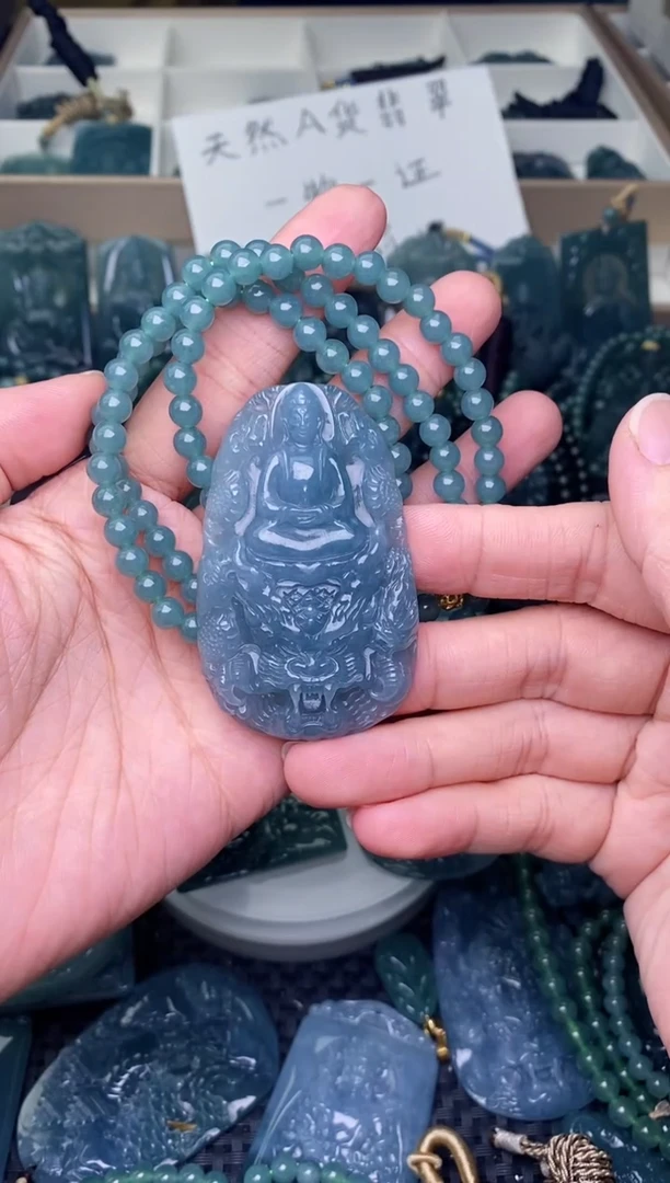 翡翠未镶嵌颈饰