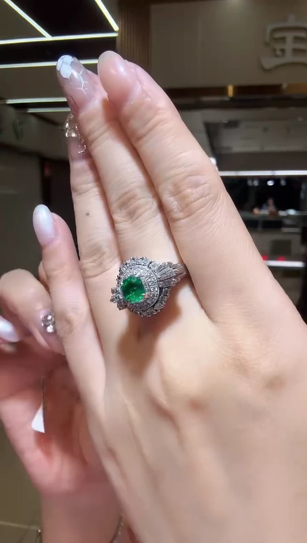 铂Pt950镶嵌戒指祖母绿250704206349