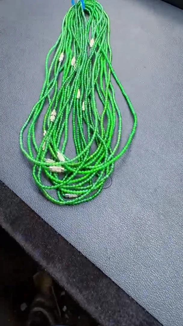 未镶嵌定制翡翠翡翠有轻微色差属于正常现象，珠链多样性发货1