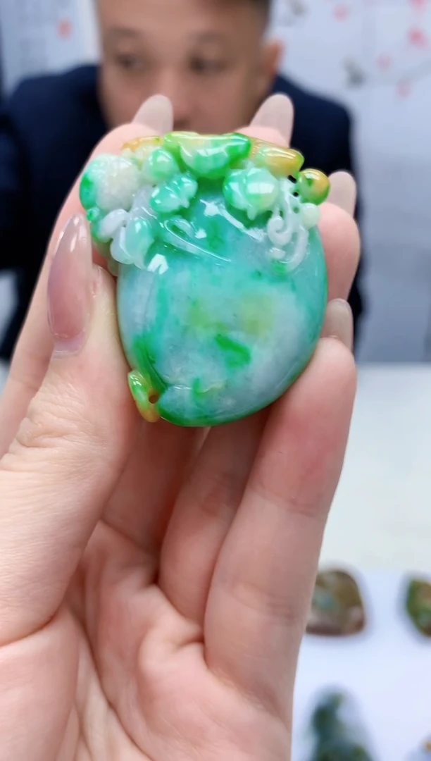 【闪购商品】定制翡翠未镶嵌4969jw-毛货挂件80