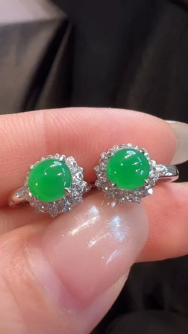 18K金镶嵌翡翠耳饰AL6