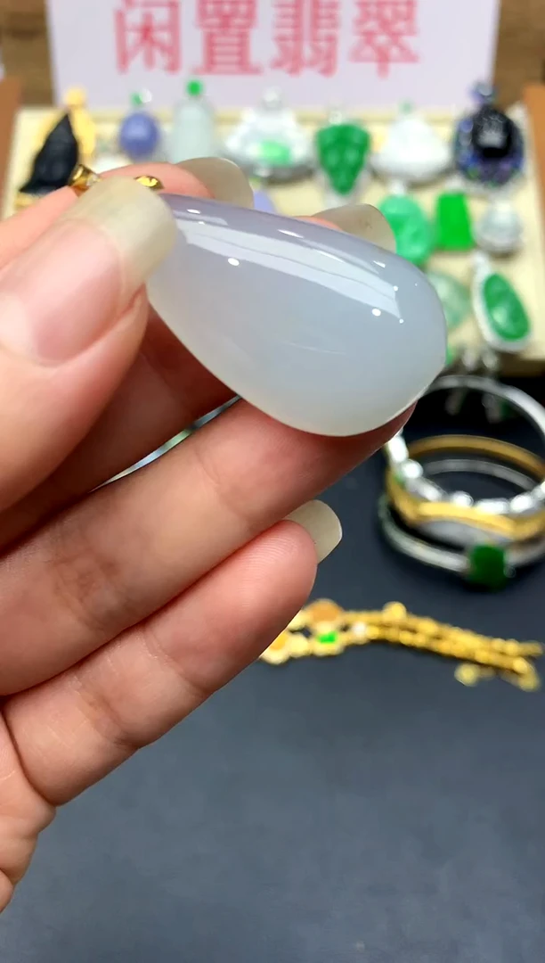 颈饰18K金镶嵌翡翠111-中国好珍宝