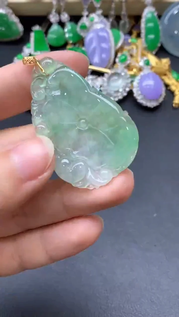 颈饰18K金镶嵌翡翠211-中国好珍宝