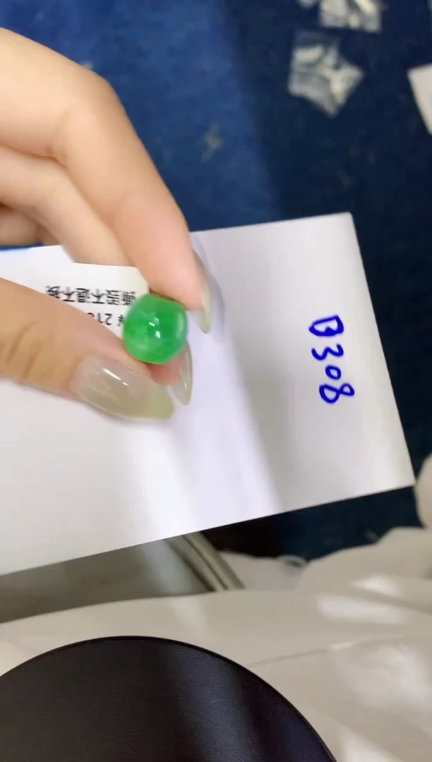 翡翠未镶嵌颈饰缅甸天然翡翠A货