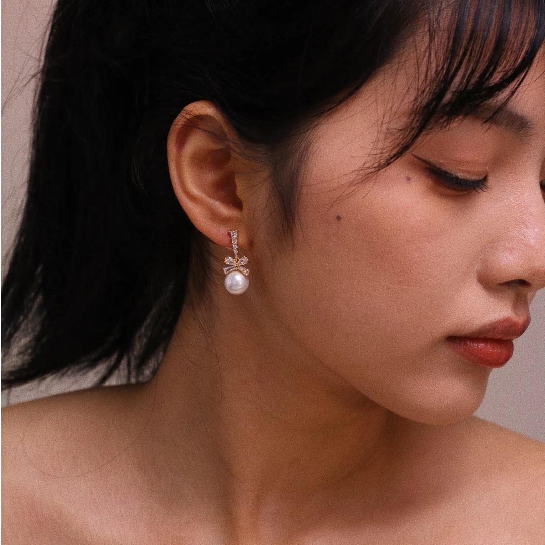 合金耳饰 a77蝴蝶结简约耳环轻奢高级感女小众设计耳坠时尚耳饰