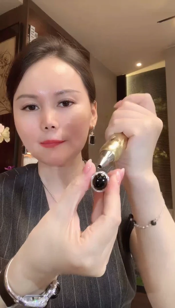 18K金镶嵌戒指翡翠C82