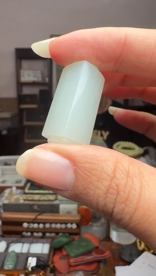 未镶嵌和田玉挂件p179-有草沁