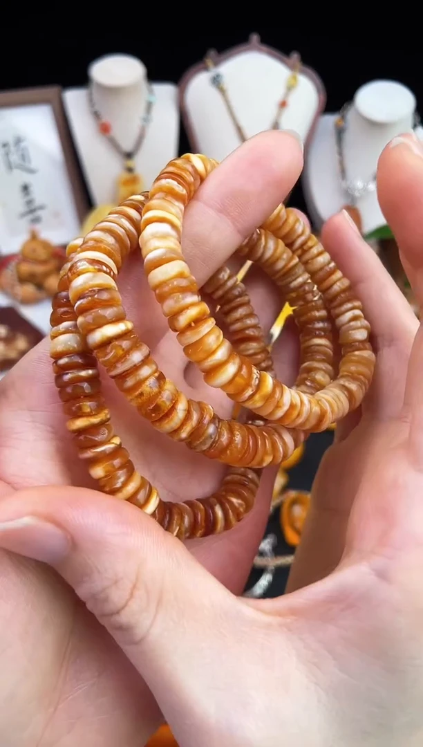 琥珀未镶嵌珠宝奇石多样性发其一