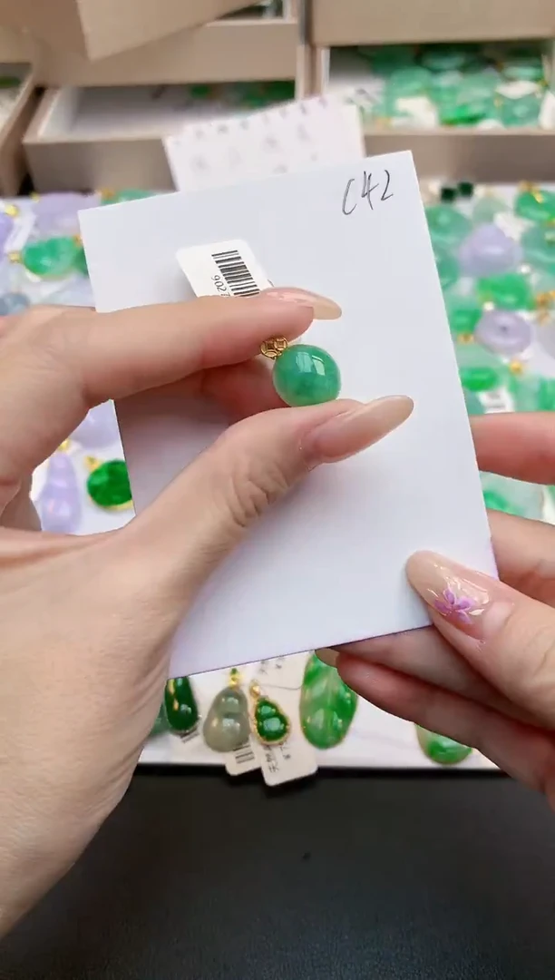 颈饰18K金镶嵌翡翠天然缅甸A货翡翠