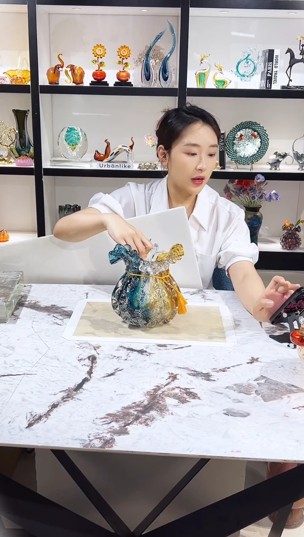 琉璃钱袋造型花瓶